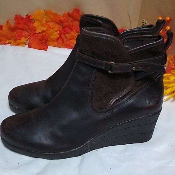 UGG boots sz 9 - Picture 4 of 7